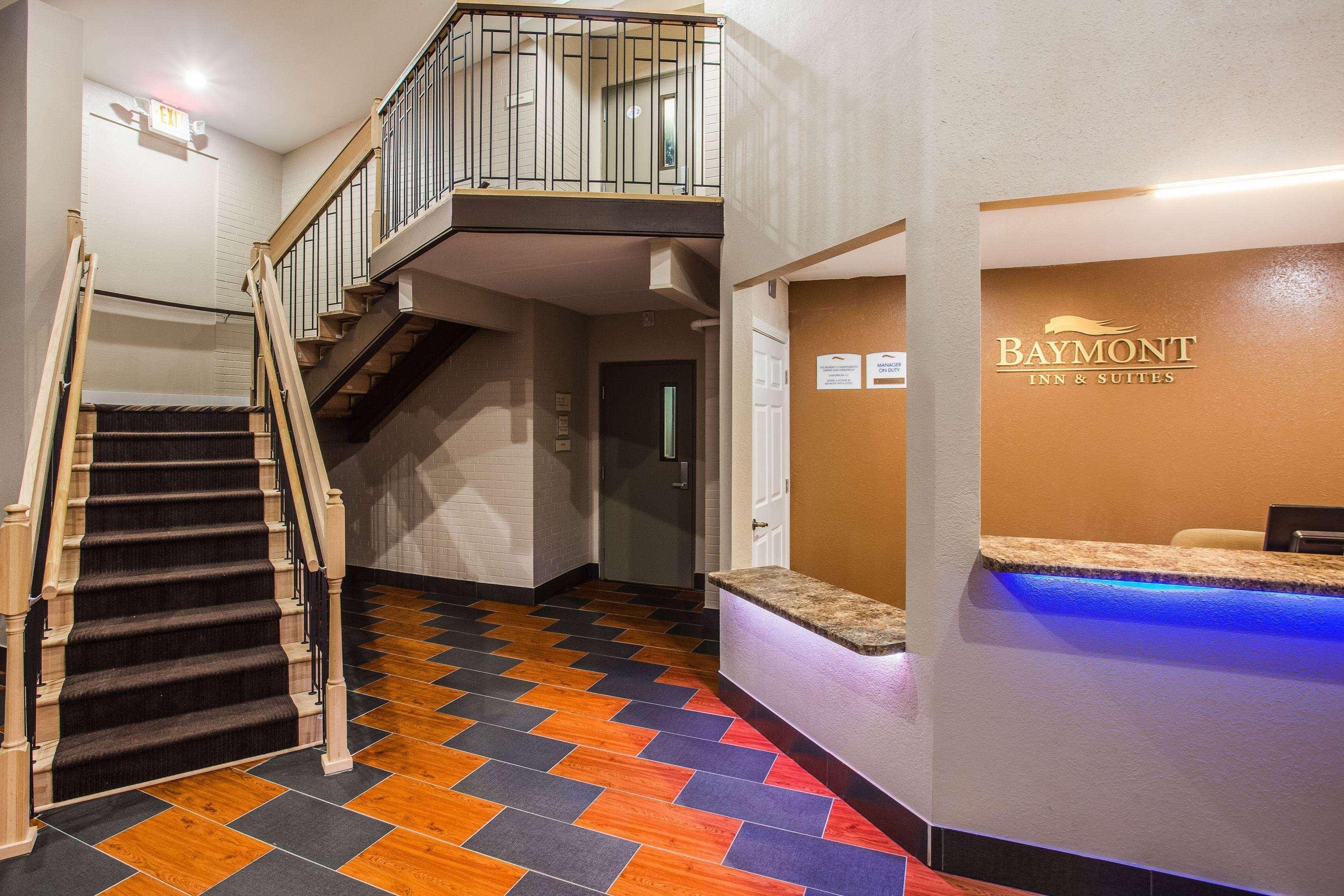 Baymont By Wyndham Appleton Hotell Exteriör bild